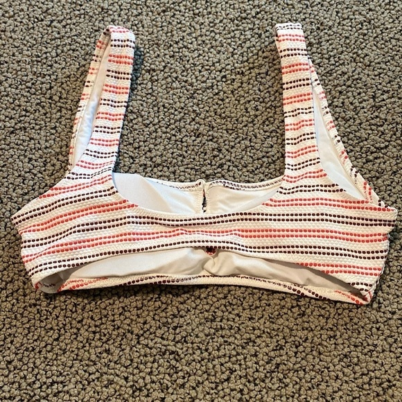 Aerie Scoop Neck Bikini Top Size Medium in Like New Condition - Picture 4 of 5